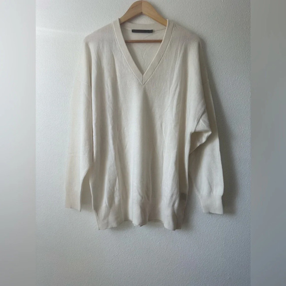 JENNI KAYNE Charlie V-Neck Sweater Ivory Cashmere for @Odessarose1947 - Picture 7 of 12